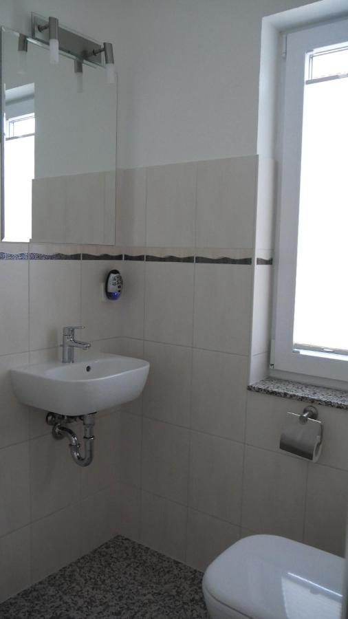 Stadtnahe Komfortferienwohnung Fuer Familien Und Geschaeftsreisende هيلدسهايم المظهر الخارجي الصورة